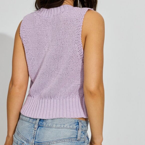 Orchid Petal Purple V-Neck Vest - Picture 3 of 4